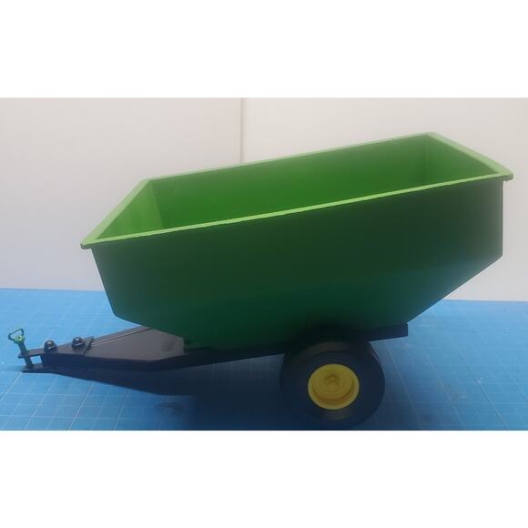 Scale Models Green and Yellow Grain Cart 1/16 Custom - Picture 3 of 5